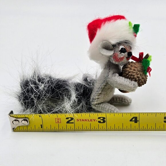 Annalee Winter Woods Squirrel Santa Hat Acorn Ornament Christmas 2008 Read - Picture 3 of 12